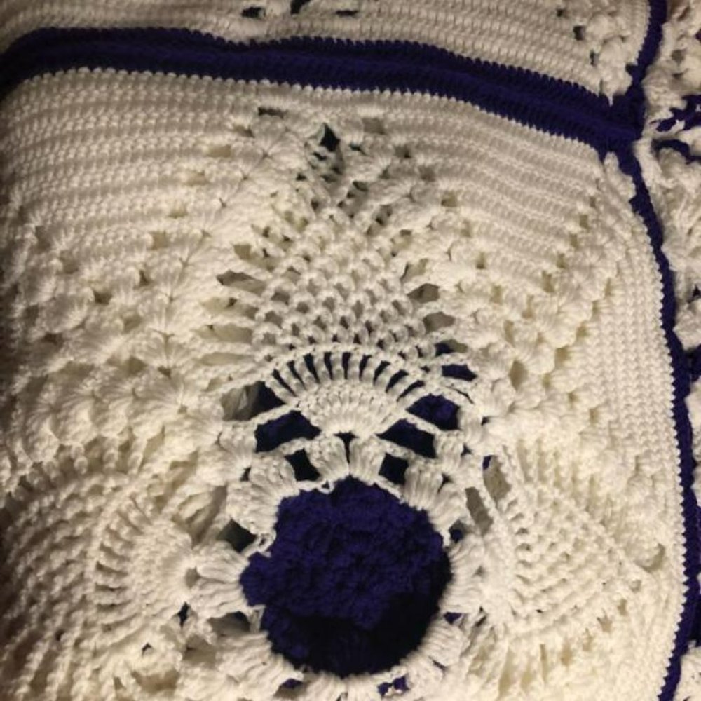 Bedsheet - Picture 3 of 5